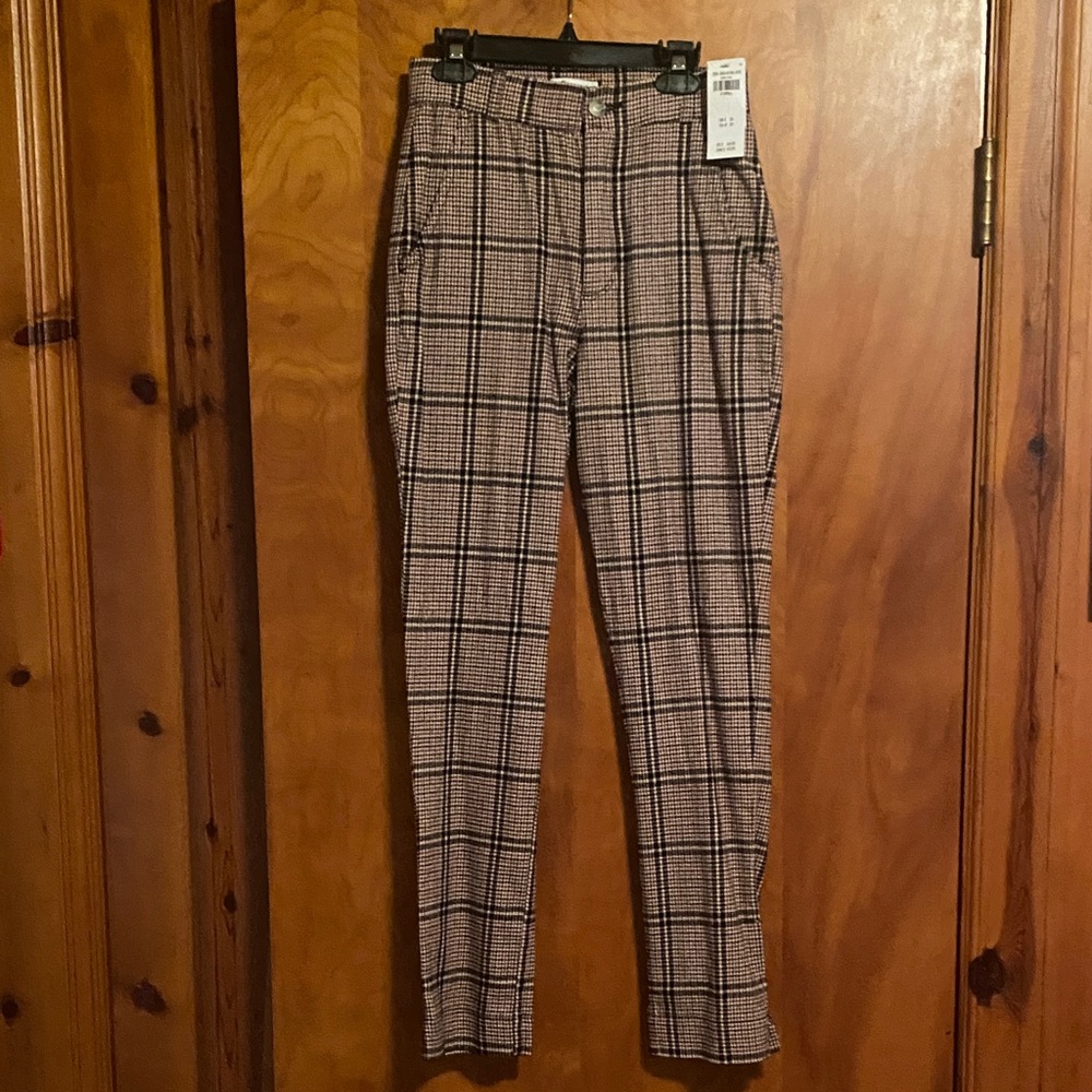Hollister Women's Checkered Ankle Pants - Black and White